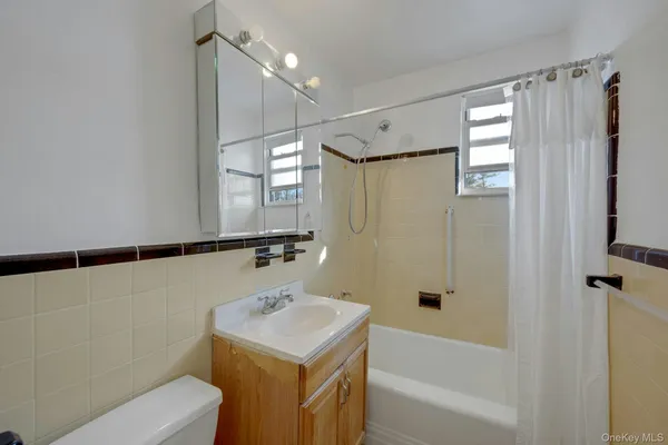 $159,000 | 4 Bryant Crescent, Unit 2C, White Plains, NY 10605
