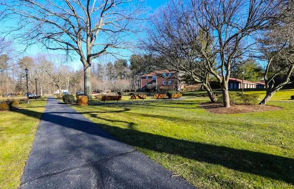 $159,000 | 4 Bryant Crescent, Unit 2C, White Plains, NY 10605