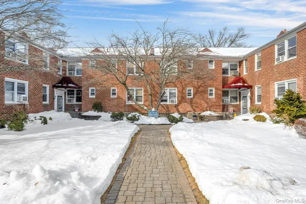 $159,000 | 4 Bryant Crescent, Unit 2C, White Plains, NY 10605