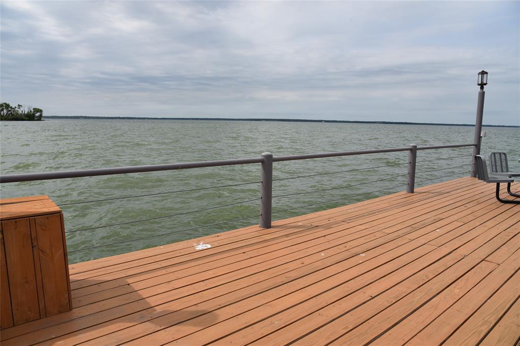6465 Peninsula Road Kerens, TX 75144 - Photo 25 of 34 a view of ocean from a balcony