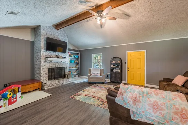 $295,000 | 104 Sherry Lynn Drive, China Spring, TX 76633