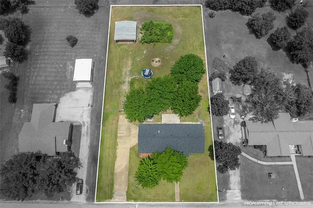 $295,000 | 104 Sherry Lynn Drive, China Spring, TX 76633