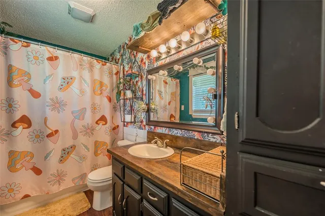 $295,000 | 104 Sherry Lynn Drive, China Spring, TX 76633