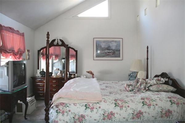 14 Carter Road Lynnfield, MA 01940 - Photo 5 of 10 Gallery Image 5