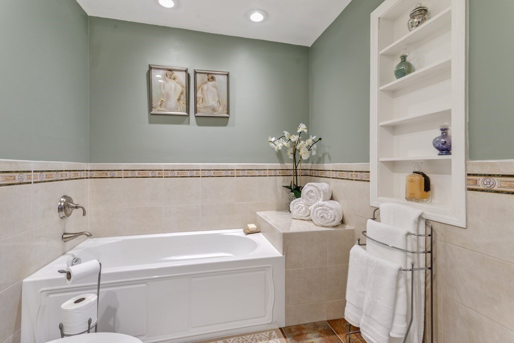 55 Pillings Pond Road Lynnfield, MA 01940 - Photo 33 of 40 Gallery Image 33