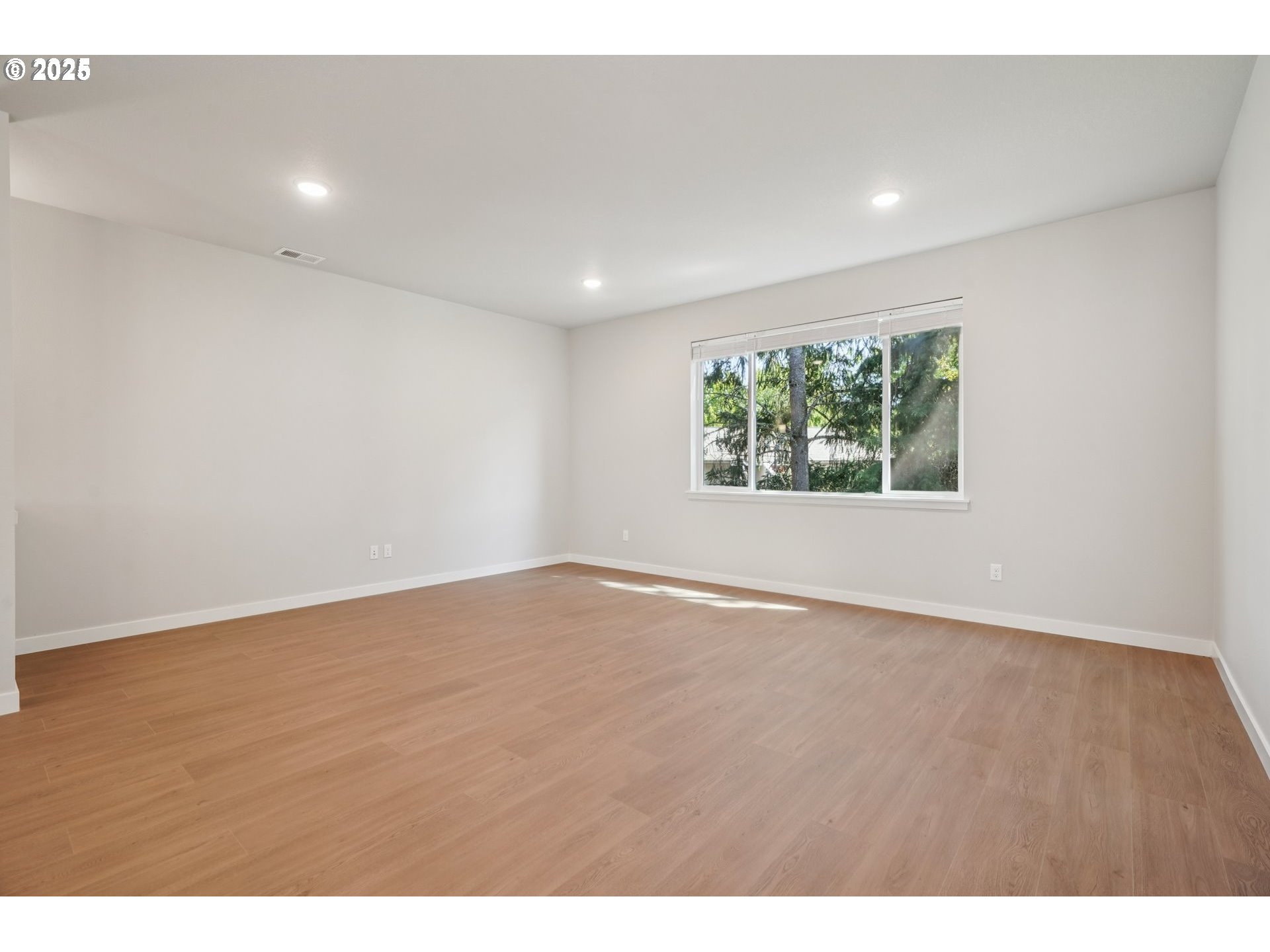 21196 Southwest Ortiz Lane Beaverton, OR 97003 - Photo 12 of 34