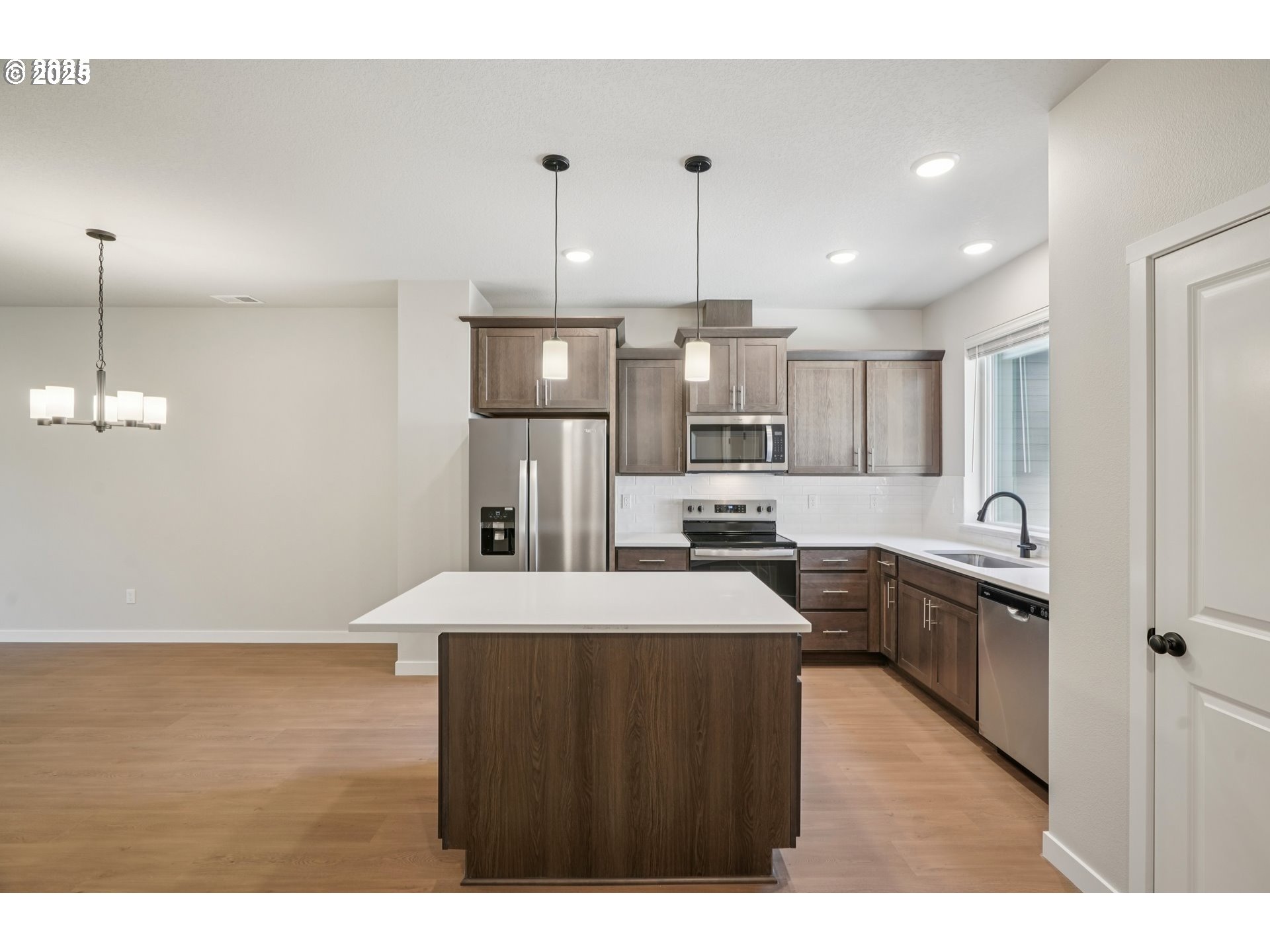 21196 Southwest Ortiz Lane Beaverton, OR 97003 - Photo 18 of 34