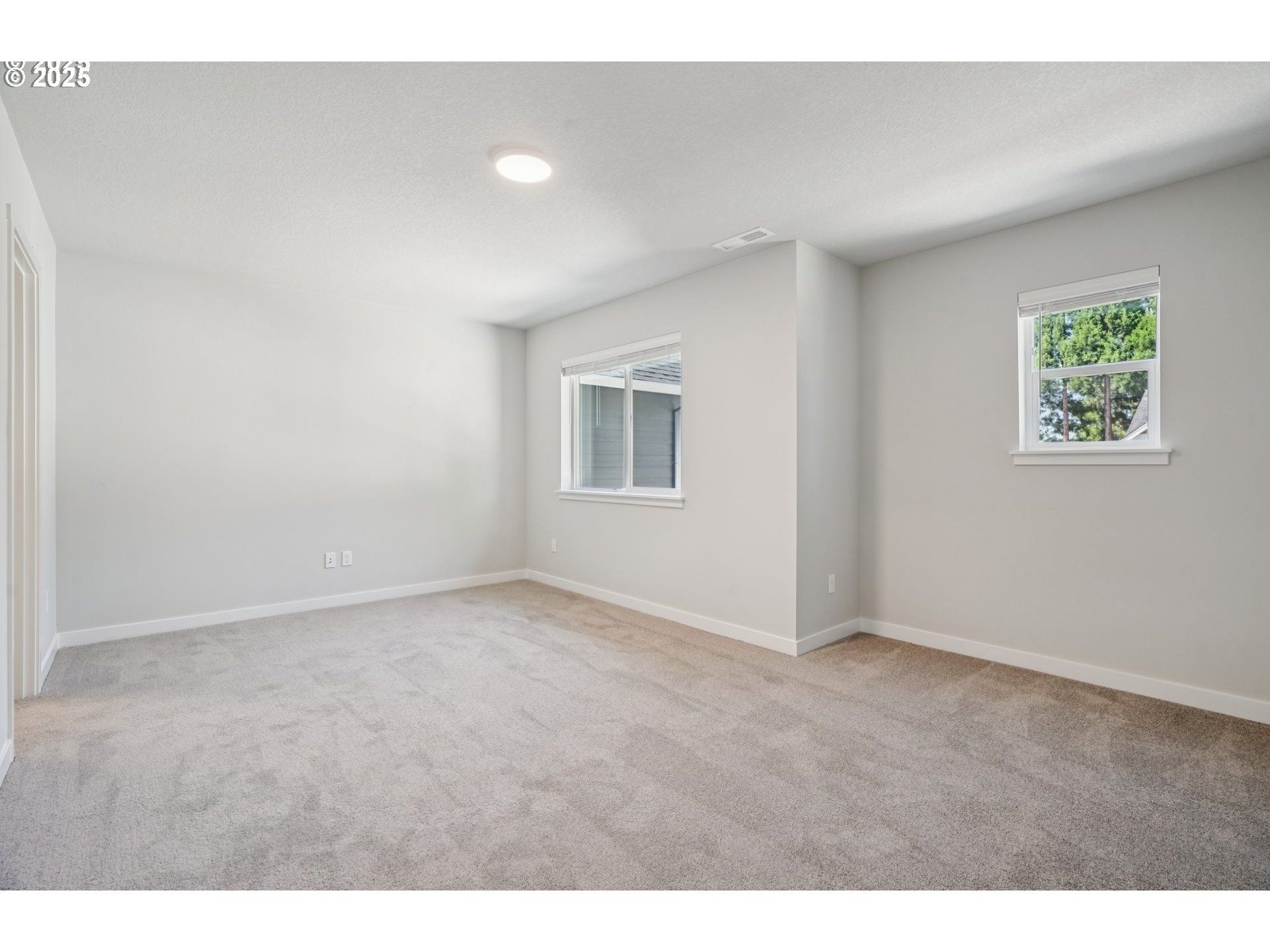 21196 Southwest Ortiz Lane Beaverton, OR 97003 - Photo 22 of 34