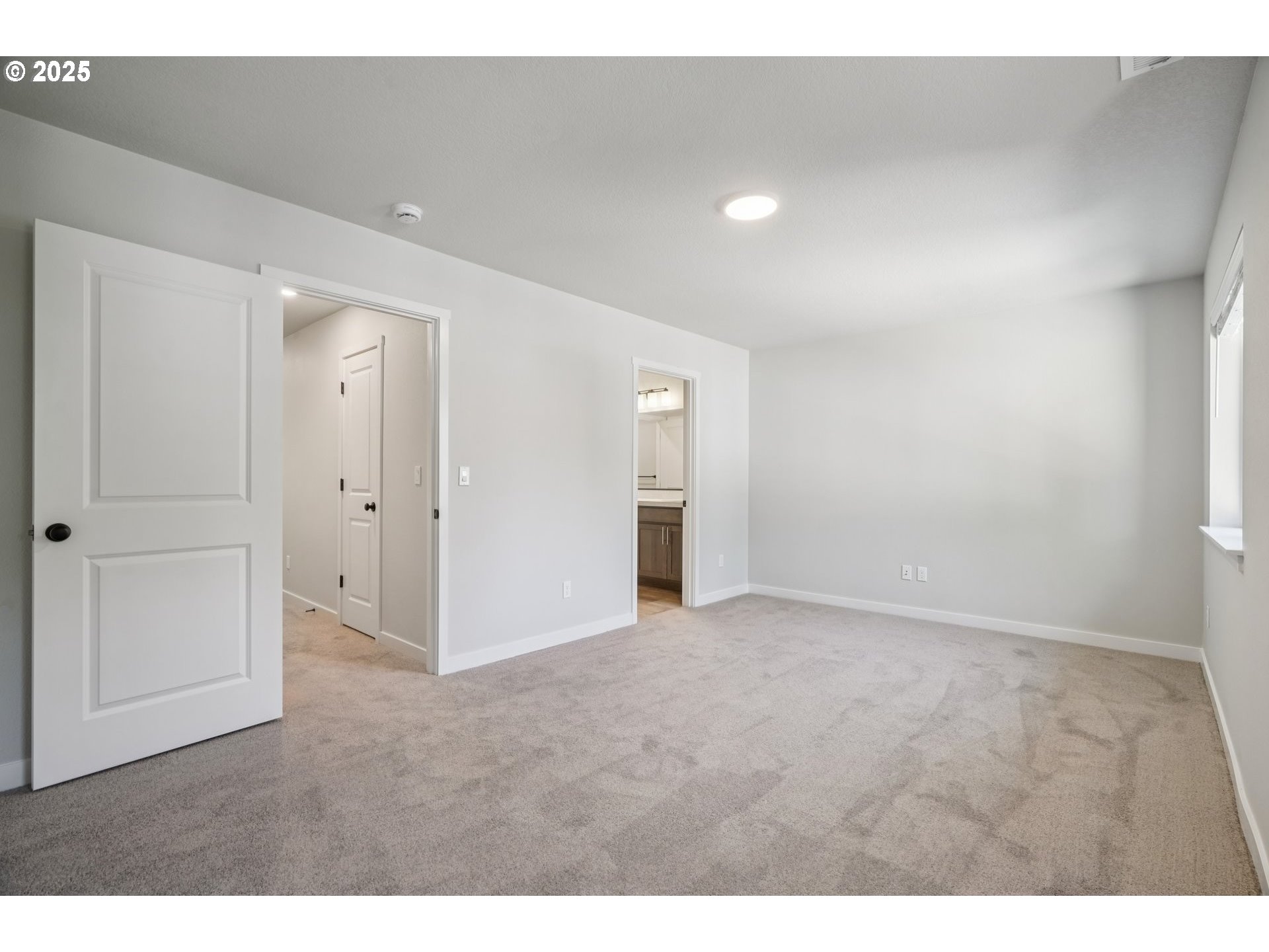 21196 Southwest Ortiz Lane Beaverton, OR 97003 - Photo 24 of 34 Owner's Suite Bathroom