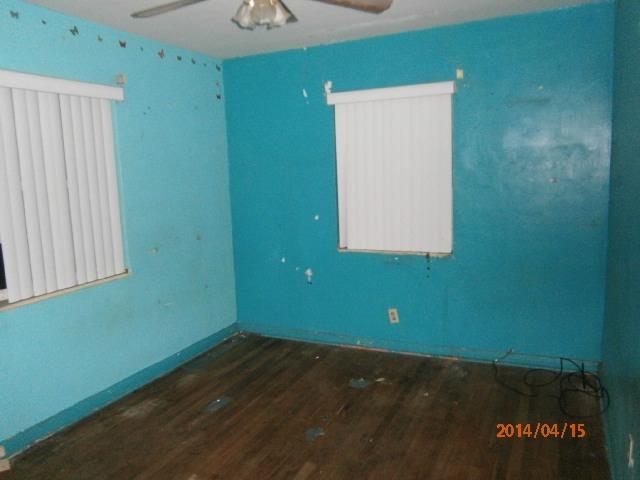 348 West 24th Street Riviera Beach, FL 33404 - Photo 8 of 9 master bed