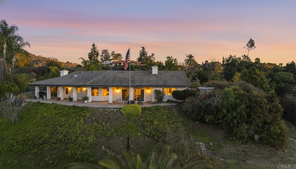 1524 Zutano Lane Fallbrook, CA 92028 - Photo 3 of 49 a view of a large building