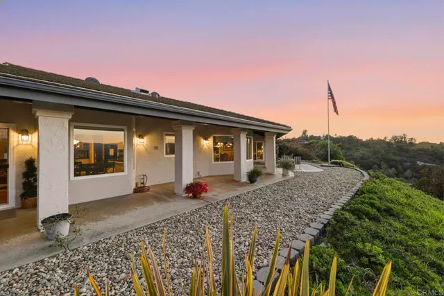 $1,249,899 | 1524 Zutano Lane, Fallbrook, CA 92028