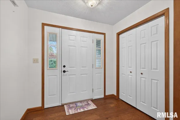 $260,000 | 1508 Coralberry Court, Springfield, IL 62712