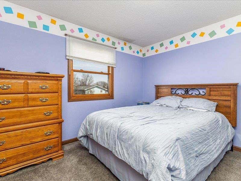 5250 Saratoga Road Dubuque, IA 52002 - Photo 27 of 44 Gallery Image 27