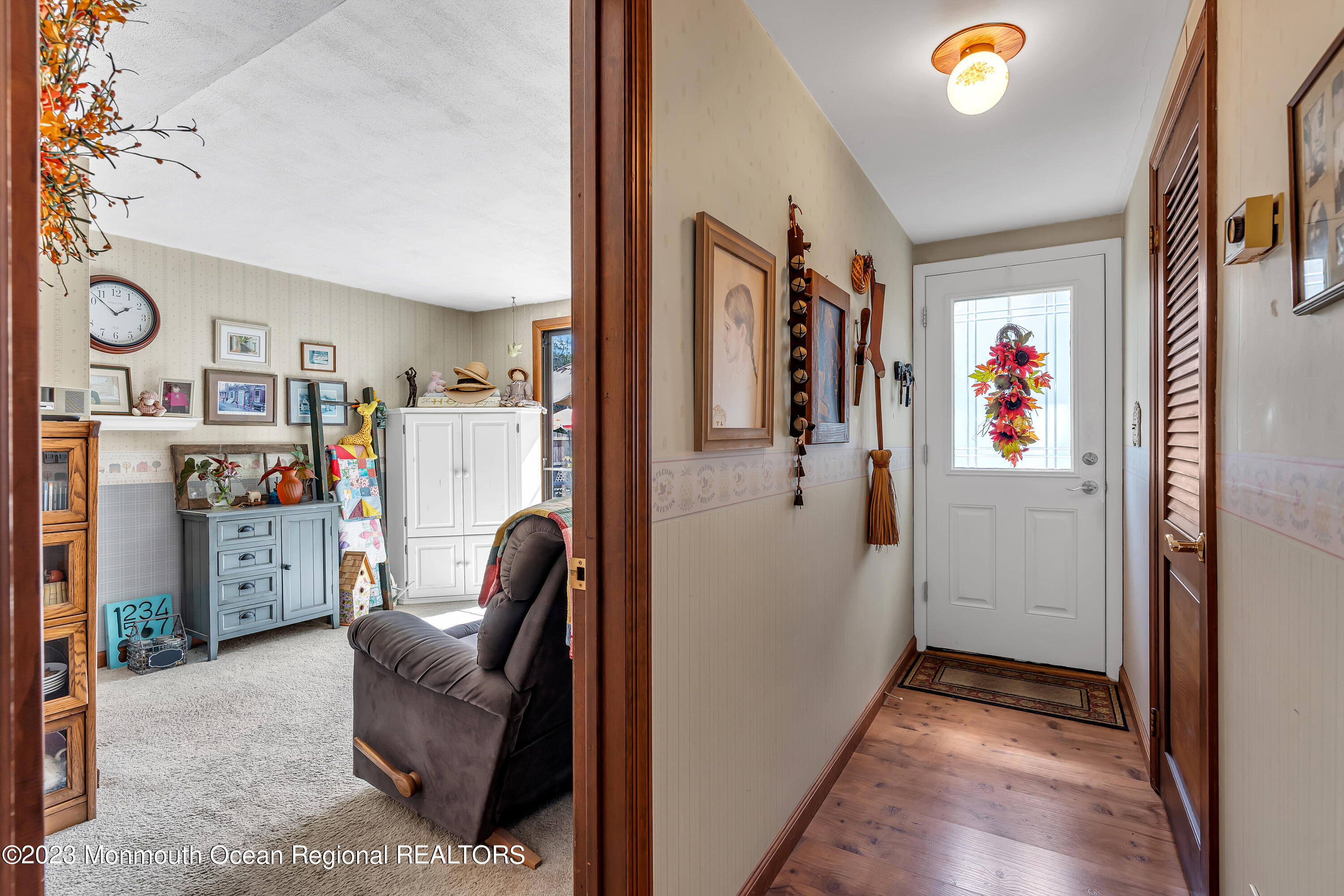 41 Citadel Drive Jackson, NJ 08527 - Photo 15 of 46 a view of a livingroom with furniture and workspace