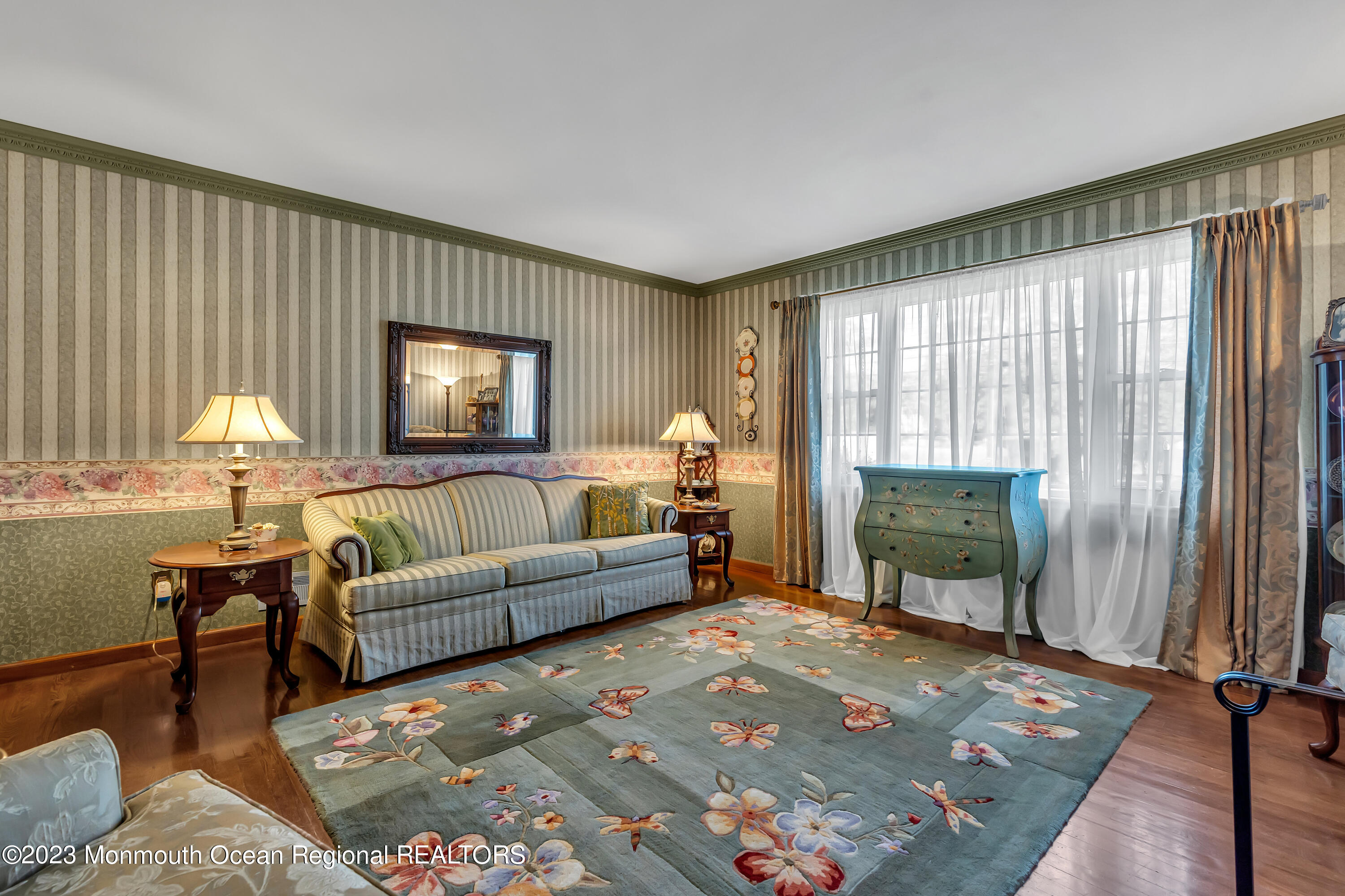 41 Citadel Drive Jackson, NJ 08527 - Photo 25 of 46 a living room with furniture and a large window