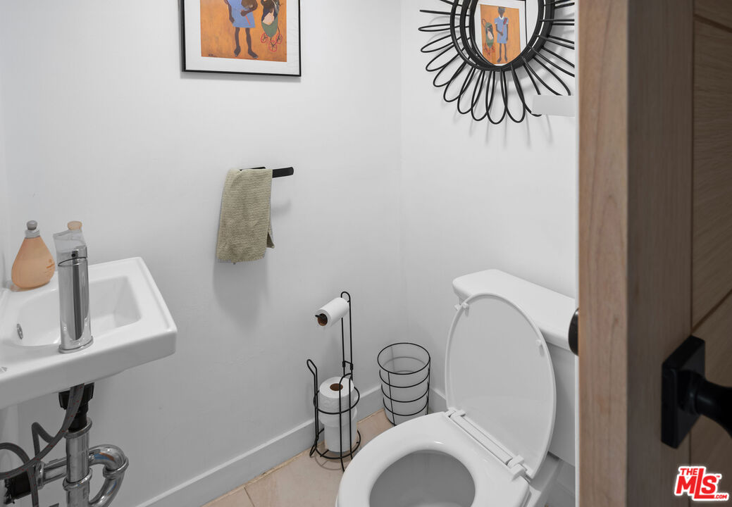 4389 Radium Drive Los Angeles, CA 90032 - Photo 10 of 33