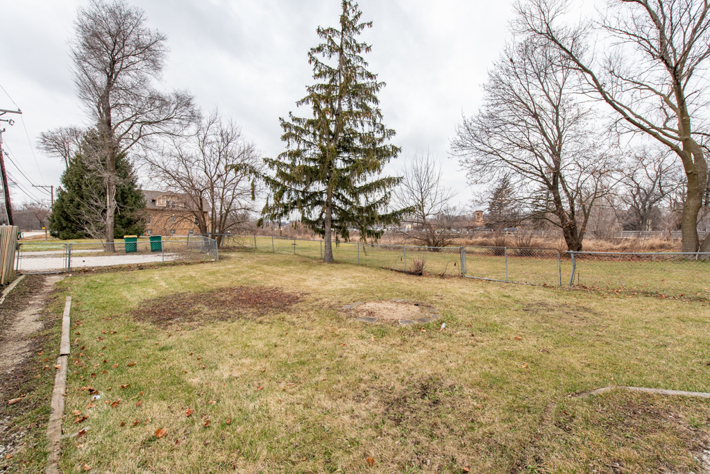 604 North Oplaine Road Waukegan, IL 60085 - Photo 30 of 31
