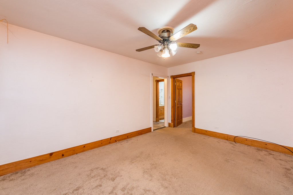 604 North Oplaine Road Waukegan, IL 60085 - Photo 7 of 31 a view of an empty room