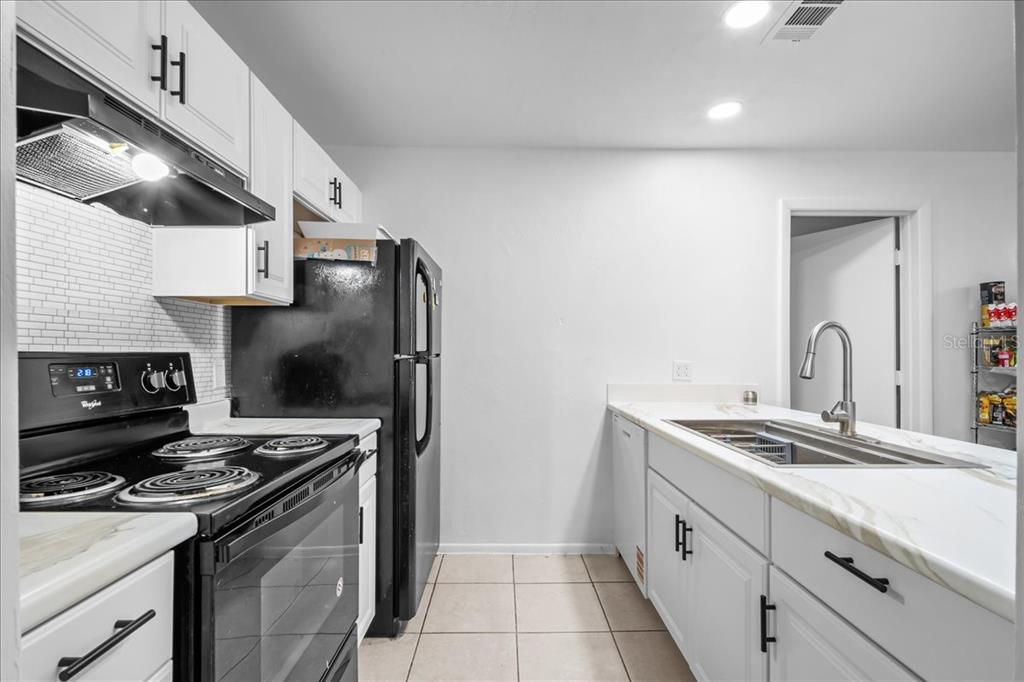 4000 Southwest 23rd Street, Unit 4305 Gainesville, FL 32608 - Photo 6 of 30