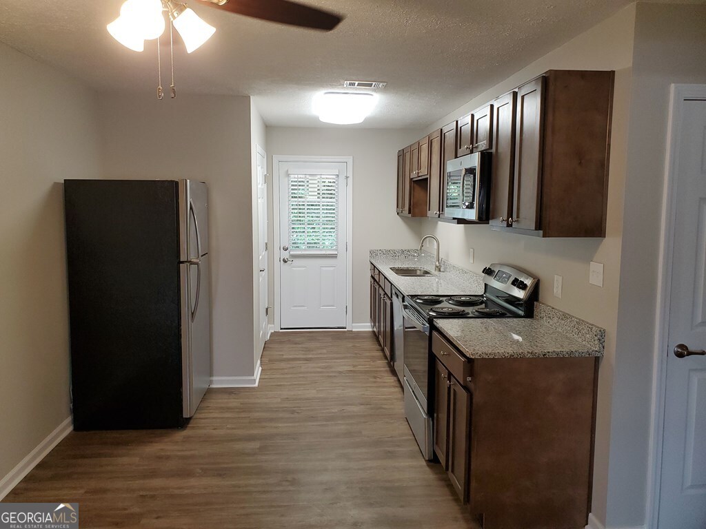 307 North Church Street, Unit D2 Dublin, GA 31021 - Photo 2 of 5