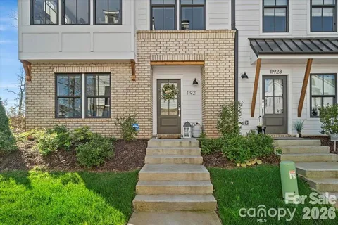 $640,000 | 11921 Fiddlers Roof Lane, Charlotte, NC 28277