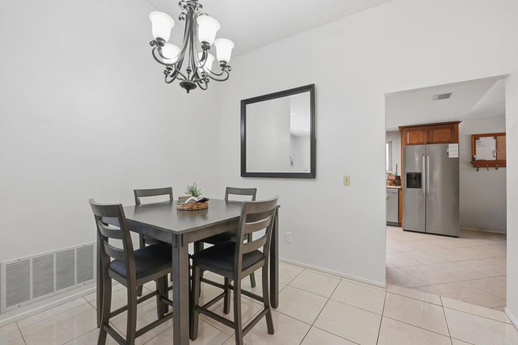 216 Ocotillo Place Oceanside, CA 92057 - Photo 7 of 28