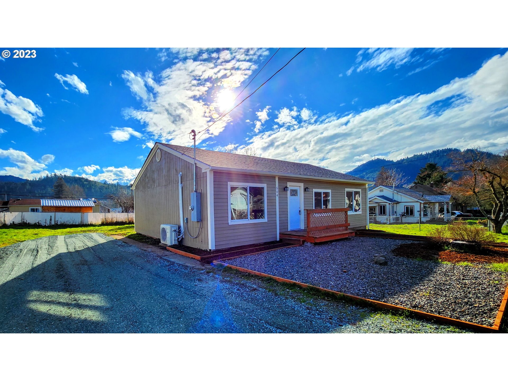 504 Northeast Waite Street Myrtle Creek, OR 97457 - Photo 2 of 20