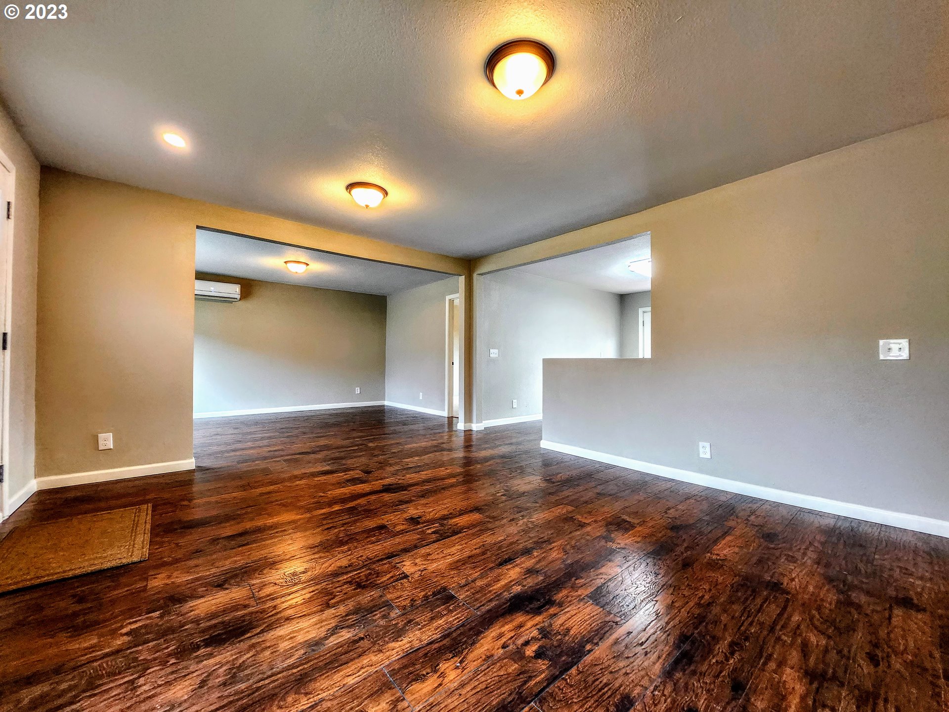 504 Northeast Waite Street Myrtle Creek, OR 97457 - Photo 5 of 20