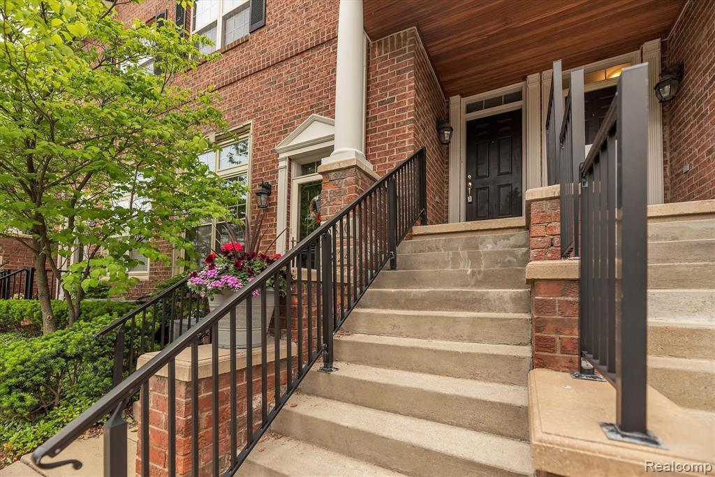 16810 Farmington Road Livonia, MI 48154 - Photo 5 of 41