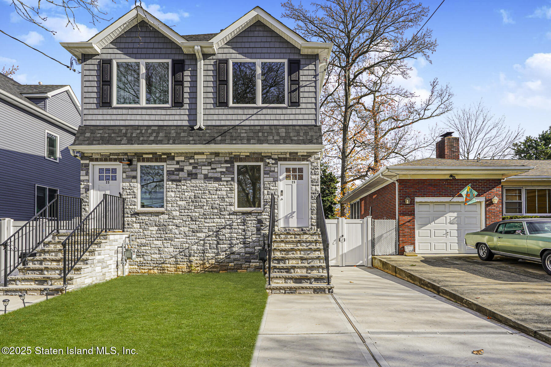 25 Ardmore Avenue Staten Island, NY 10314 - Photo 1 of 27 a front view of a house with garden