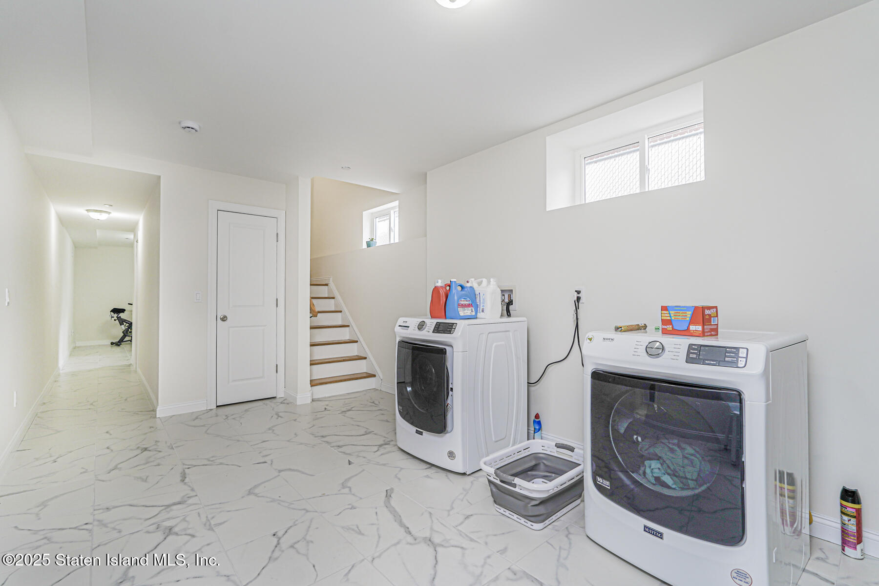 25 Ardmore Avenue Staten Island, NY 10314 - Photo 13 of 27 a utility room with dryer and washer