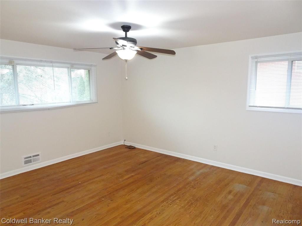 32015 Farmersville Road Farmington Hills, MI 48334 - Photo 22 of 57