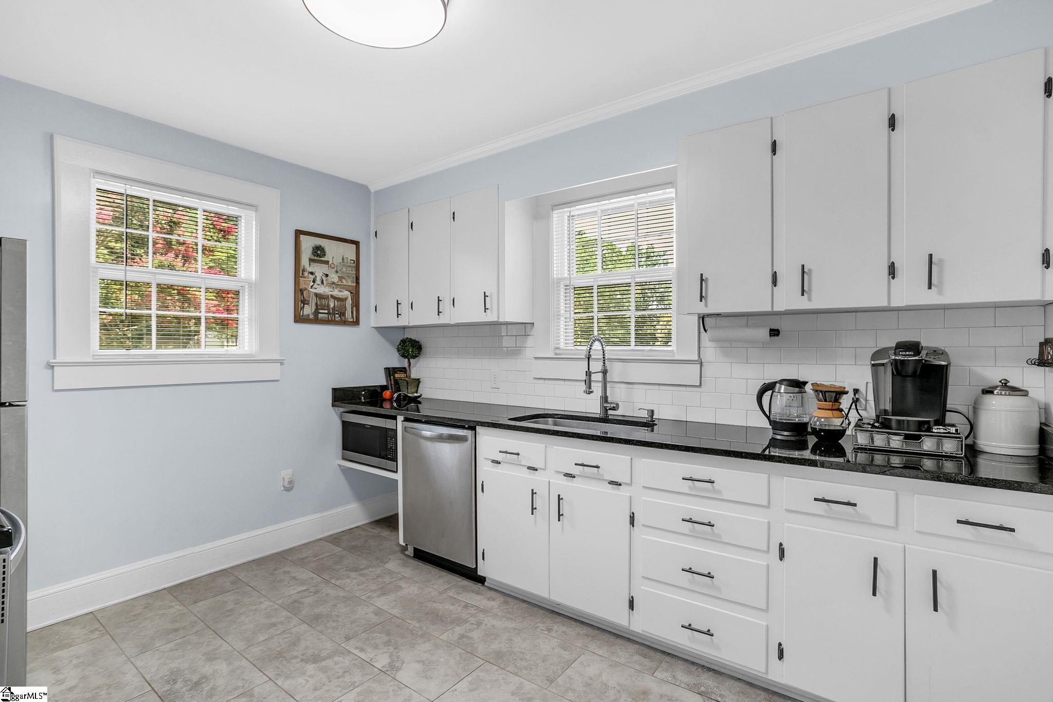 3106 Old Buncombe Road Greenville, SC 29609 - Photo 12 of 50