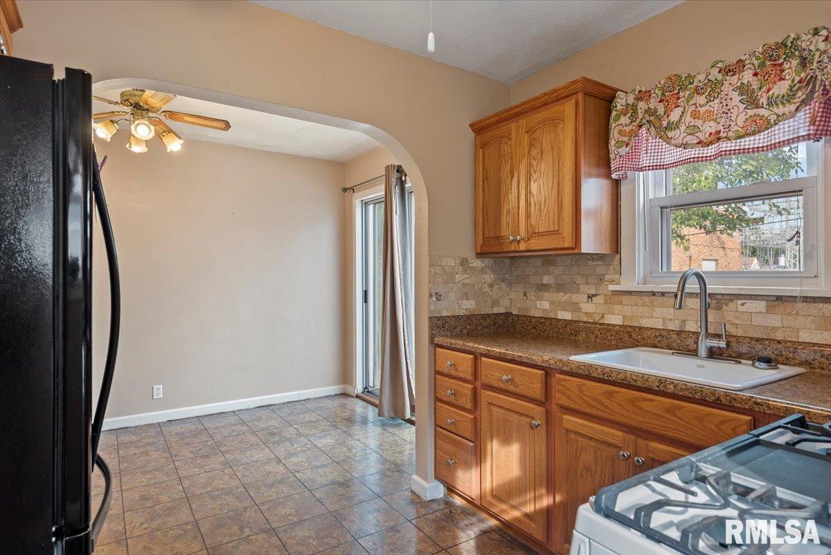 9 Ruth Court Springfield, IL 62704 - Photo 12 of 25