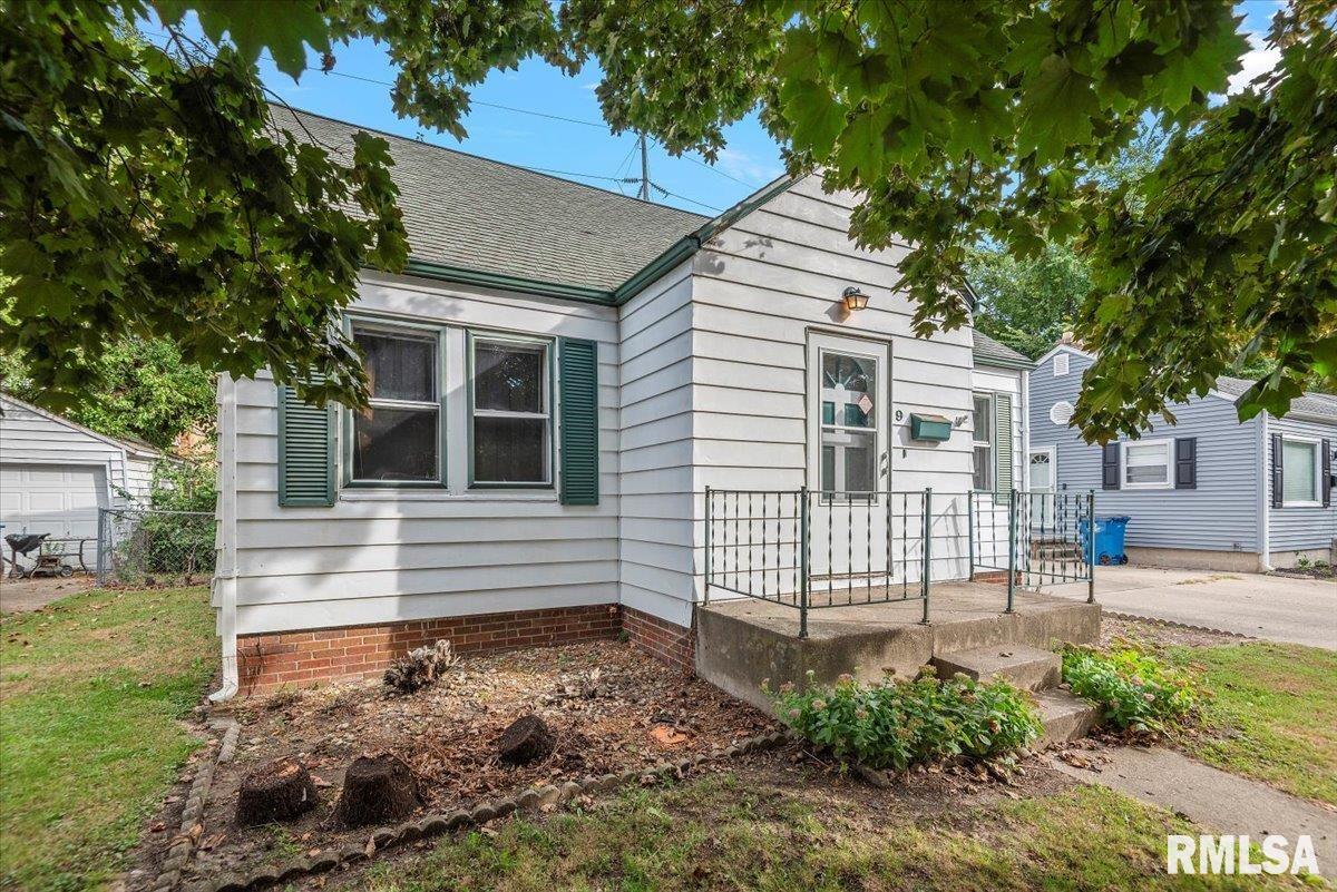 9 Ruth Court Springfield, IL 62704 - Photo 3 of 25