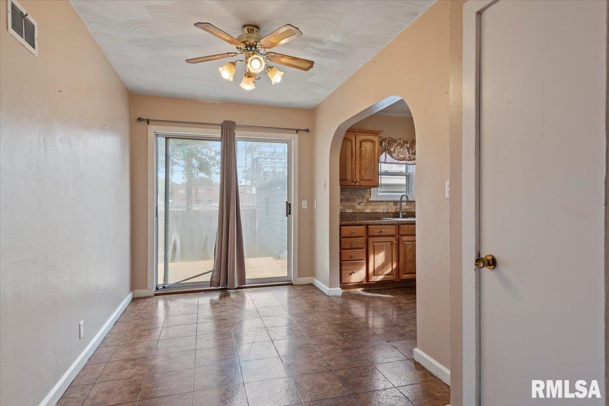 9 Ruth Court Springfield, IL 62704 - Photo 8 of 25