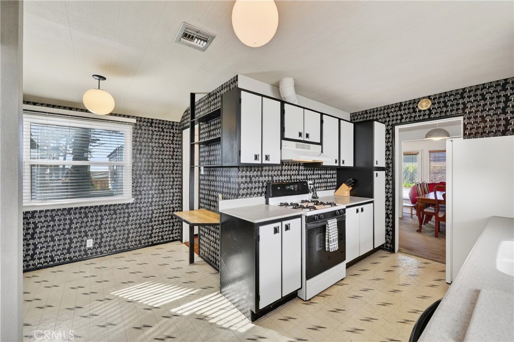 1265 Hastings Ranch Drive Pasadena, CA 91107 - Photo 16 of 40