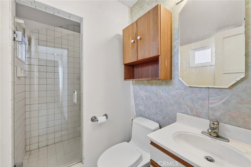 1265 Hastings Ranch Drive Pasadena, CA 91107 - Photo 24 of 40 Primary En-Suite 3/4 Bath