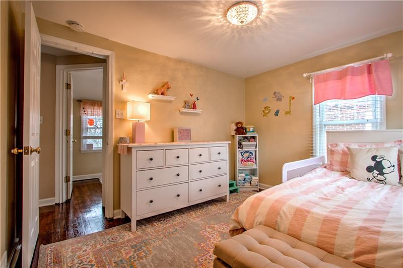 905 Rolling Rock Road Pittsburgh, PA 15234 - Photo 8 of 15 Gallery Image 8