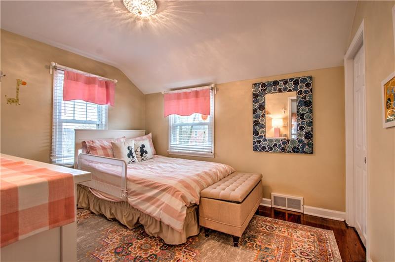 905 Rolling Rock Road Pittsburgh, PA 15234 - Photo 9 of 15 Gallery Image 9