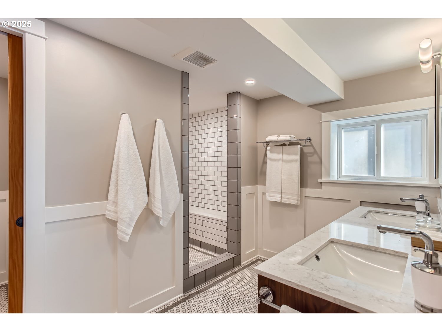 2696 Southwest Gerald Avenue Portland, OR 97201 - Photo 19 of 28 Gallery Image 19