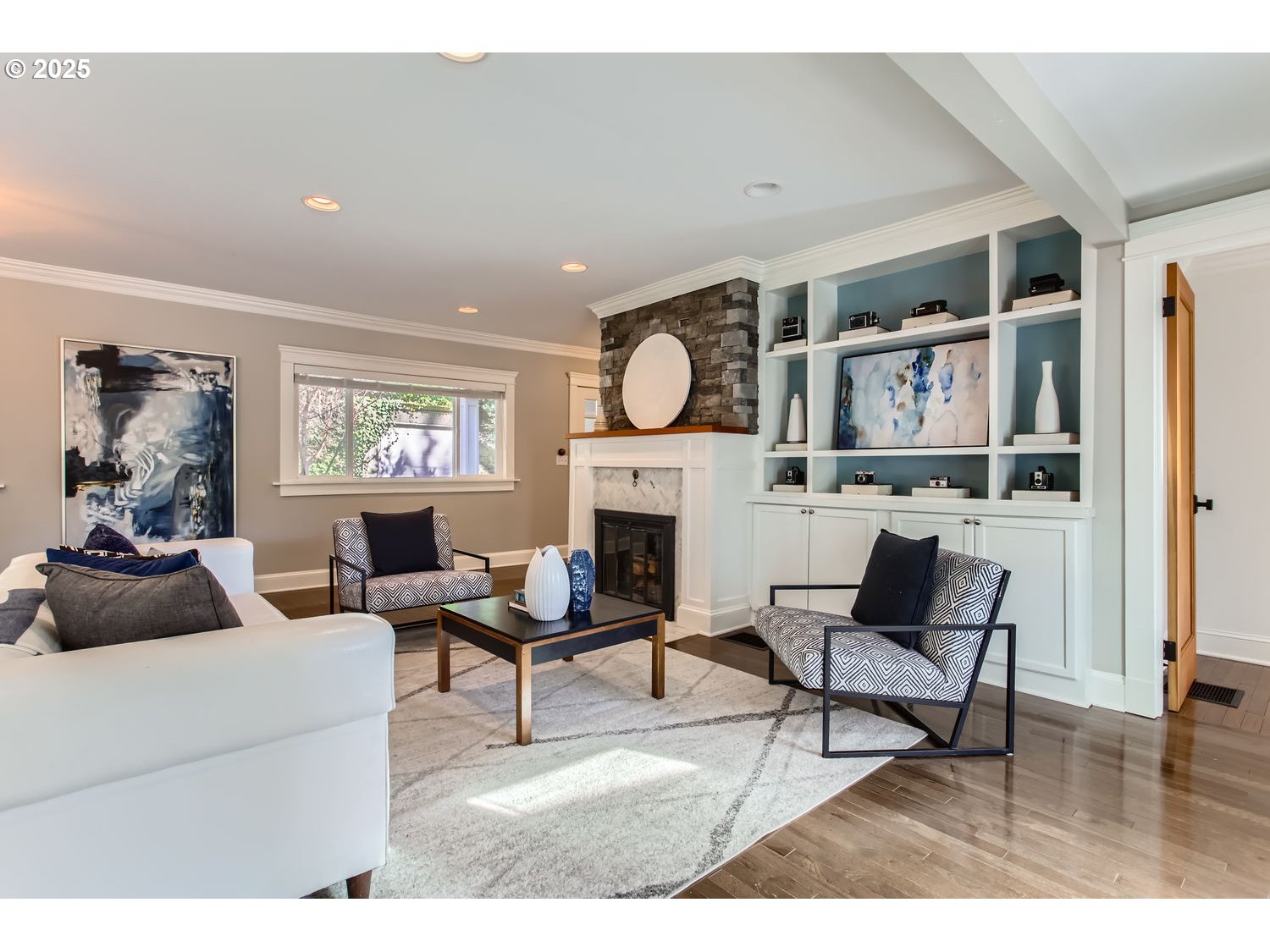 2696 Southwest Gerald Avenue Portland, OR 97201 - Photo 4 of 28 Gallery Image 4