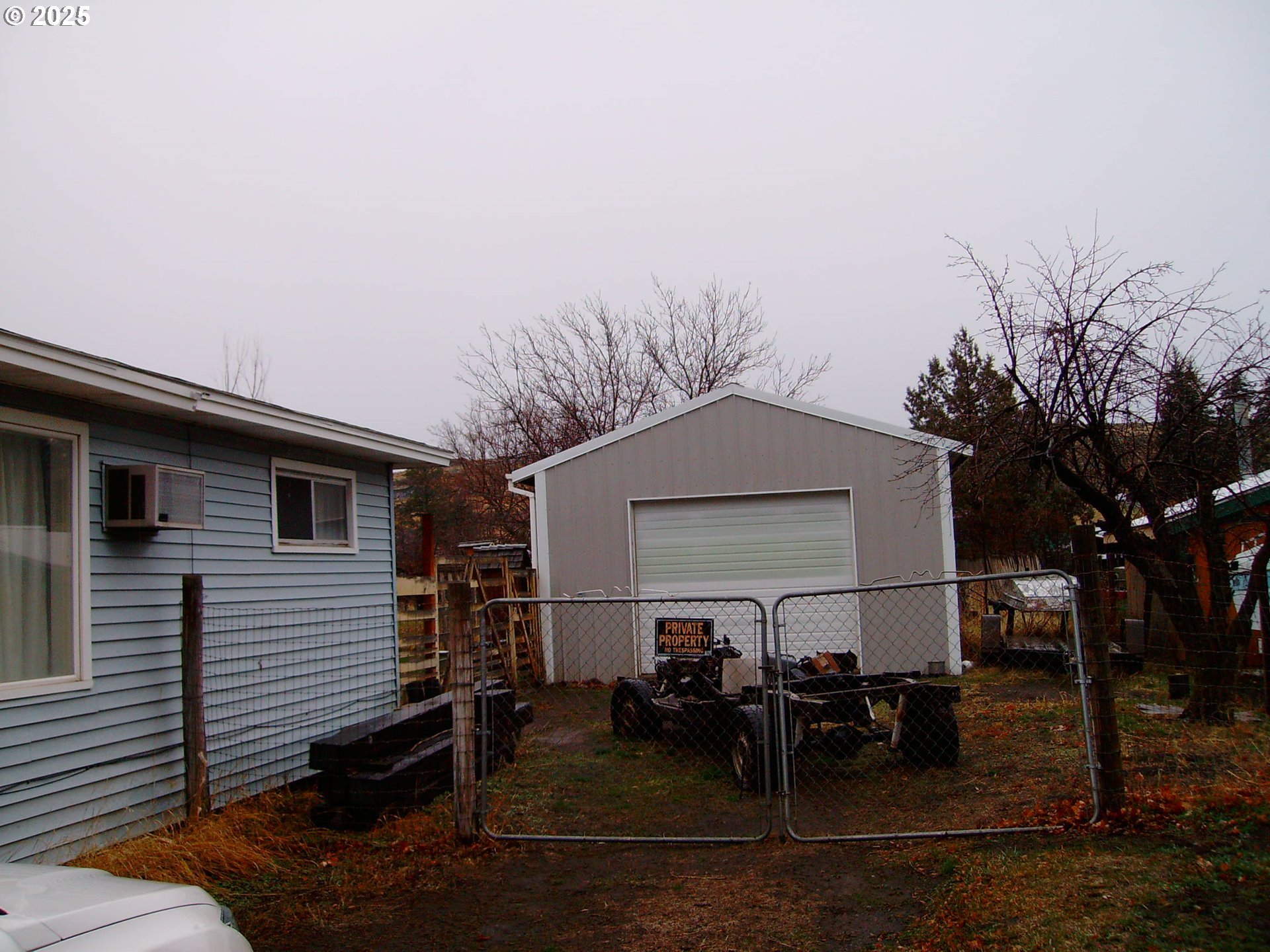 527 South Dewey Street Union, OR 97883 - Photo 2 of 21 a view of a dinning table and chairs in patio of the house