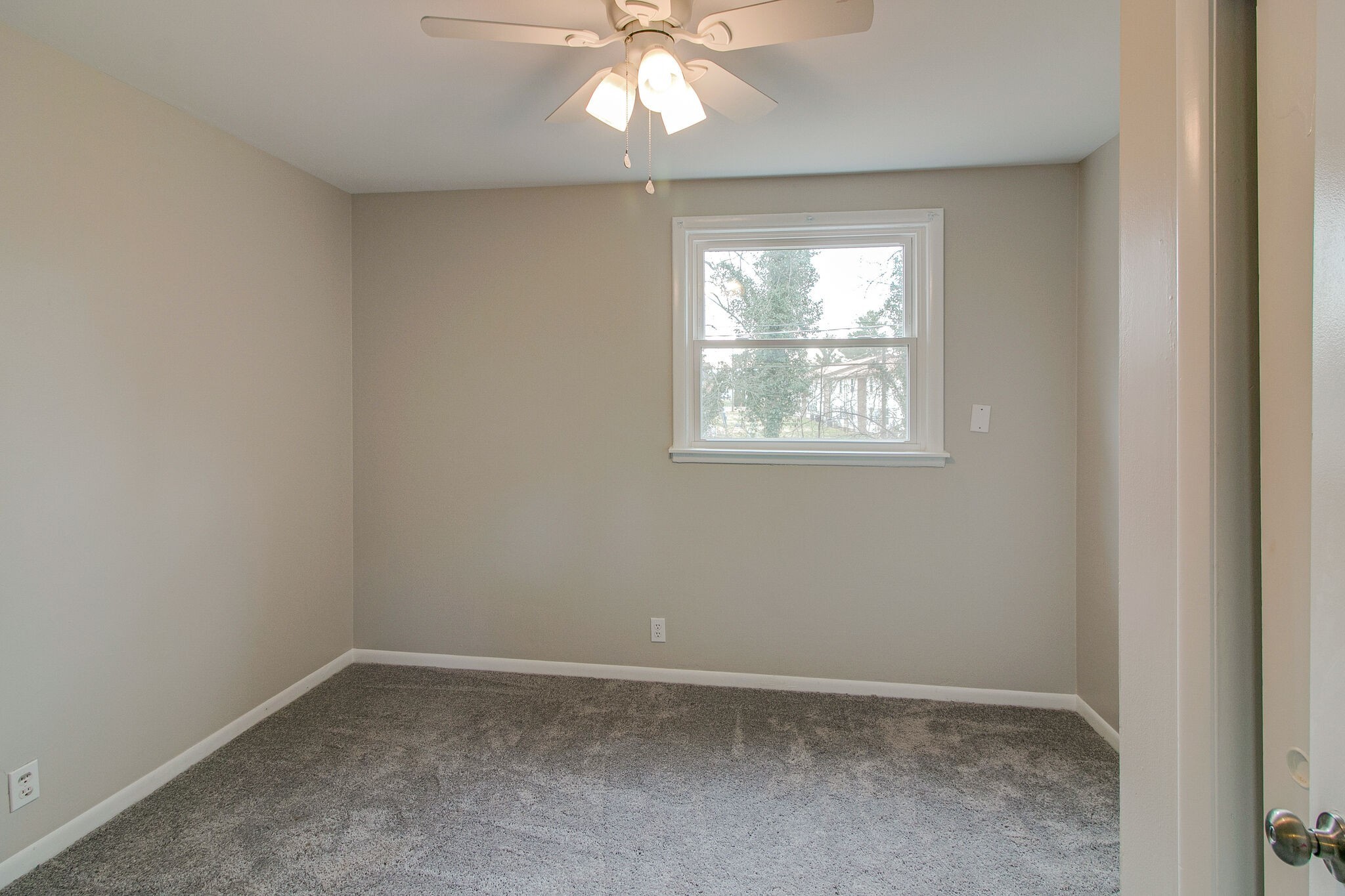310 Burch Road Clarksville, TN 37042 - Photo 25 of 30 an empty room with a window
