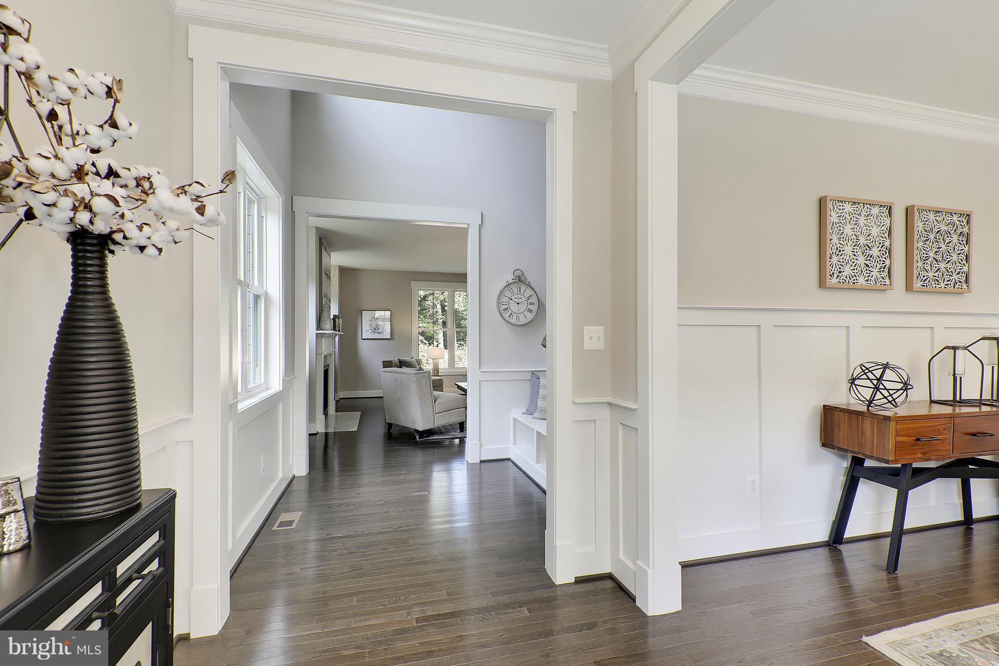 1238 Shenandoah Road Alexandria, VA 22308 - Photo 3 of 30 Entry