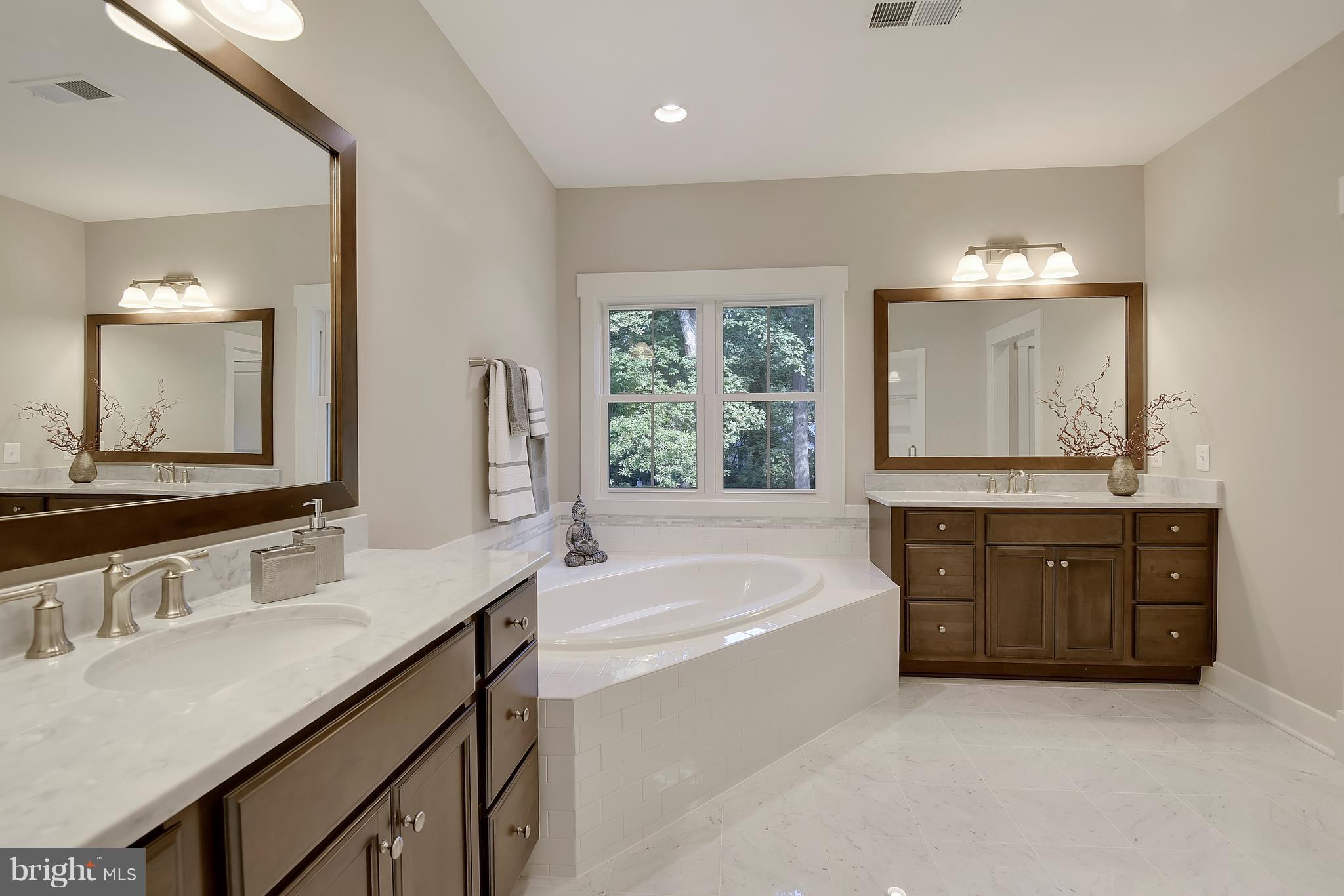 1238 Shenandoah Road Alexandria, VA 22308 - Photo 23 of 30 Bath (Master)