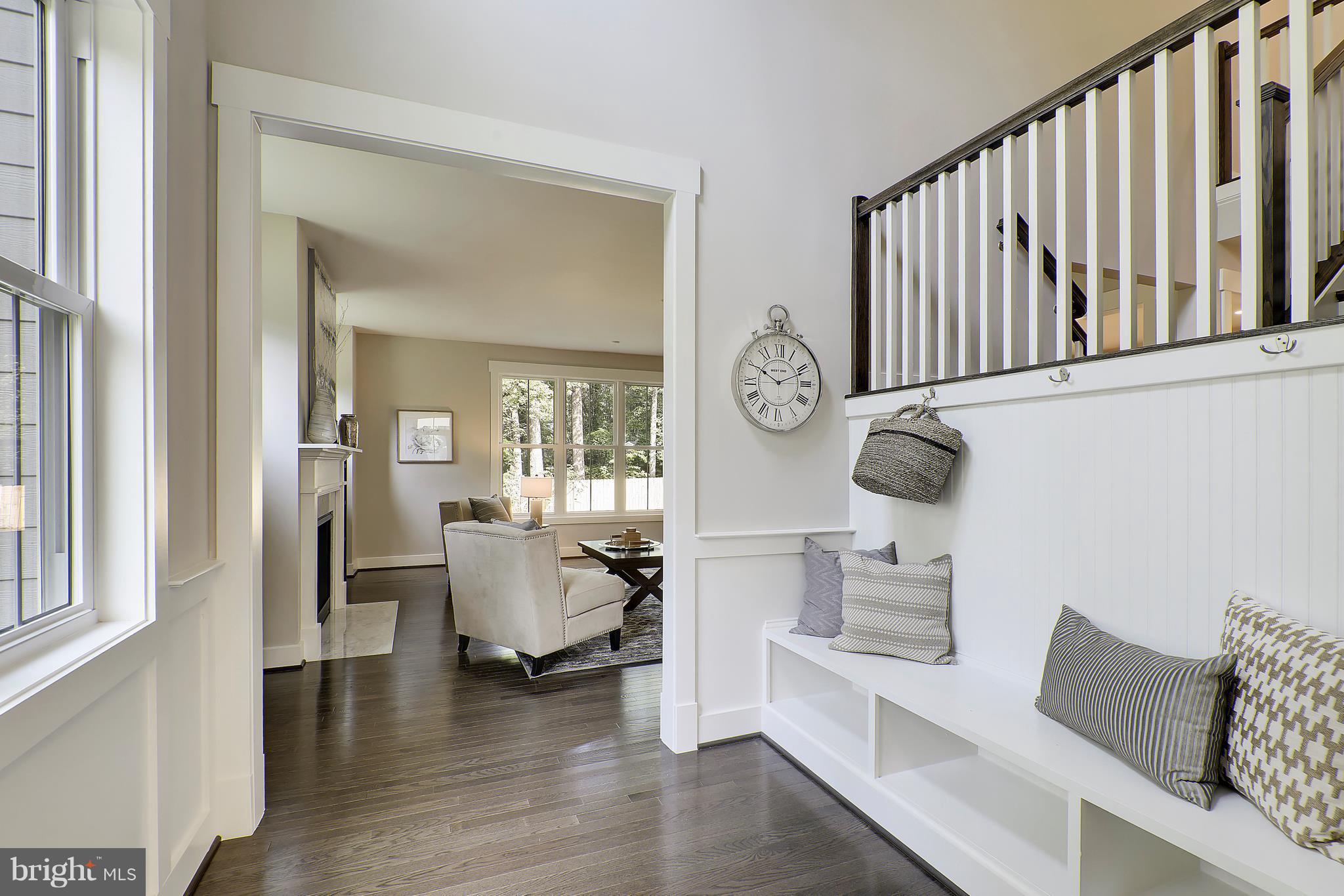 1238 Shenandoah Road Alexandria, VA 22308 - Photo 6 of 30 Entry