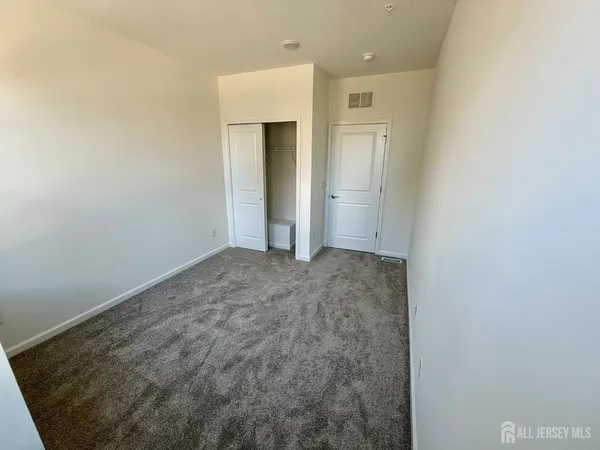 $4,100 | 400 Willow Street, Unit 405, Kearny, NJ 07032
