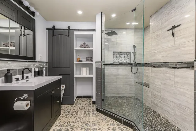 $425,000 | 20940 McLouth Road, Tonganoxie, KS 66086